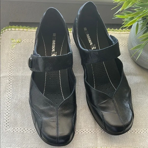 Romika Women's Black Mary Jane Shoes 9.5/41 - Picture 1 of 9